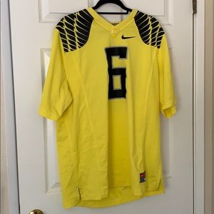 Oregon Ducks men’s jersey.